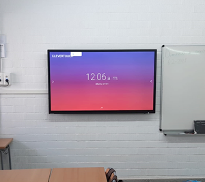 Instalación y configuración pantalla interactiva Clevertouch en escuela