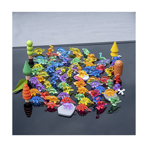 Dinosaures de colors translúcids